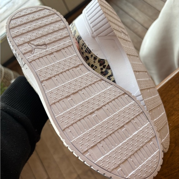 Puma BIG KIDS 5.5 (fits like Women’s 7). New!! Never worn. 🐆🤎🐆 - Picture 4 of 5